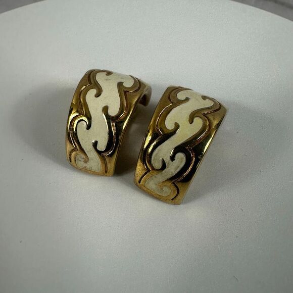 Christian Dior Vintage Hoop Clip On Earrings White Enamel Gold Tone Signed - Picture 6 of 16